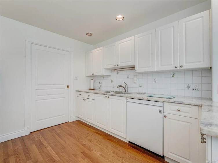 85-530 Marsett Place, Saanich, BC, V8Z 7J2 - 9