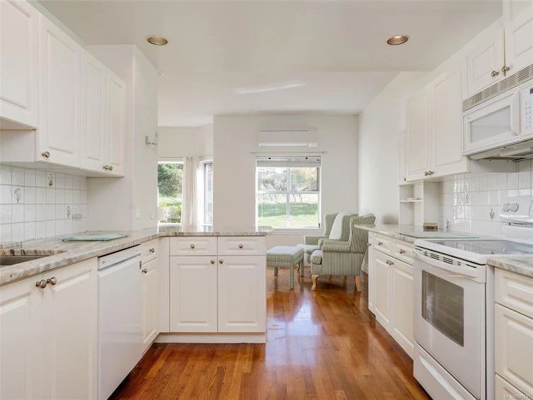 85-530 Marsett Place, Saanich, BC, V8Z 7J2 - 10