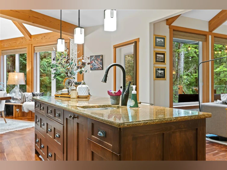 760 Marine Drive, Ucluelet, BC, V0R 3A0 - 3