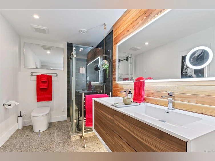 760 Marine Drive, Ucluelet, BC, V0R 3A0 - 40