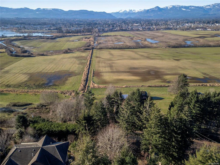 1940 Snowbird Lane, Courtenay, BC, V9N 9C4 - 3