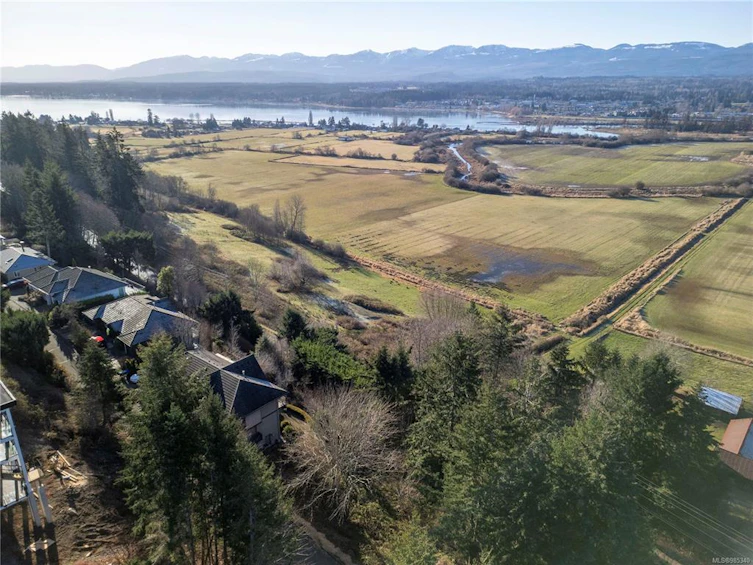 1940 Snowbird Lane, Courtenay, BC, V9N 9C4 - 6