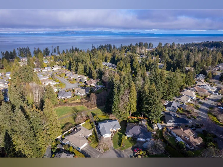 1130 Stymie Close, Qualicum Beach, BC, V9K 1E4 - 38