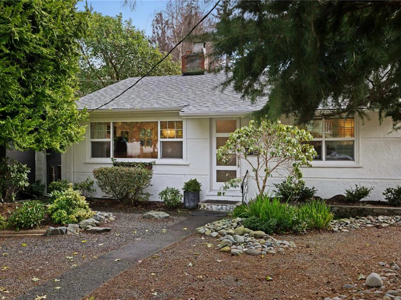 1691 Chandler Avenue, Victoria BC V8S 1N7