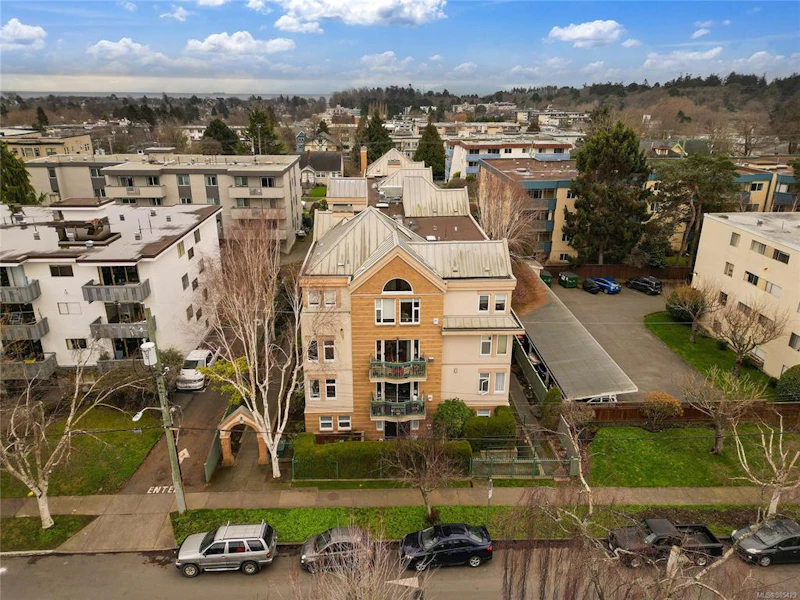 404 - 1037 Richardson Street, Victoria BC V8V 3C6