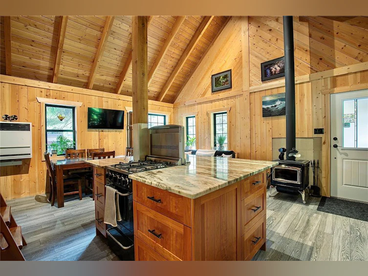 6049 W Riverbottom Road, Lake Cowichan, BC, V9L 6H7 - 23