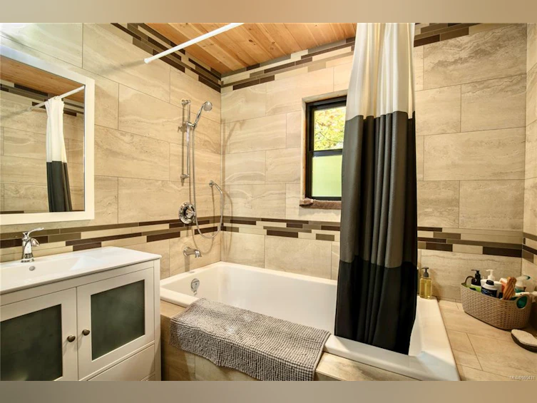 6049 W Riverbottom Road, Lake Cowichan, BC, V9L 6H7 - 29