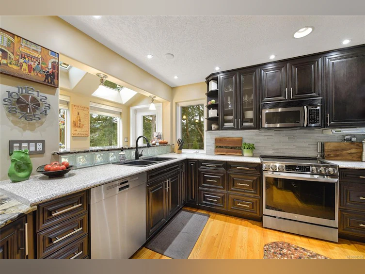 6782 Greig Court, Central Saanich, BC, V8M 2G4 - 23