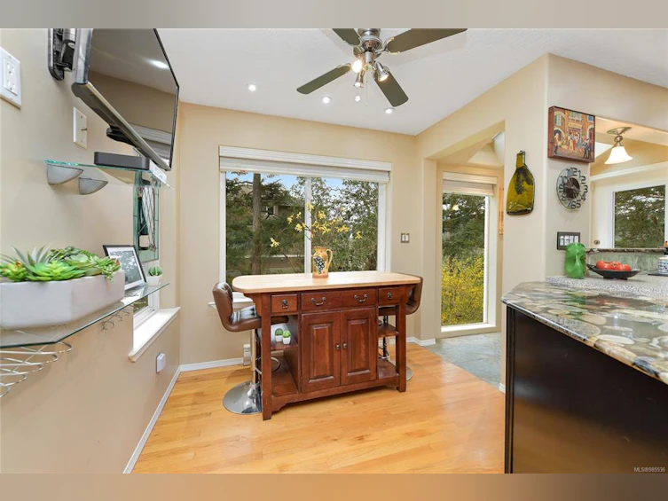 6782 Greig Court, Central Saanich, BC, V8M 2G4 - 26