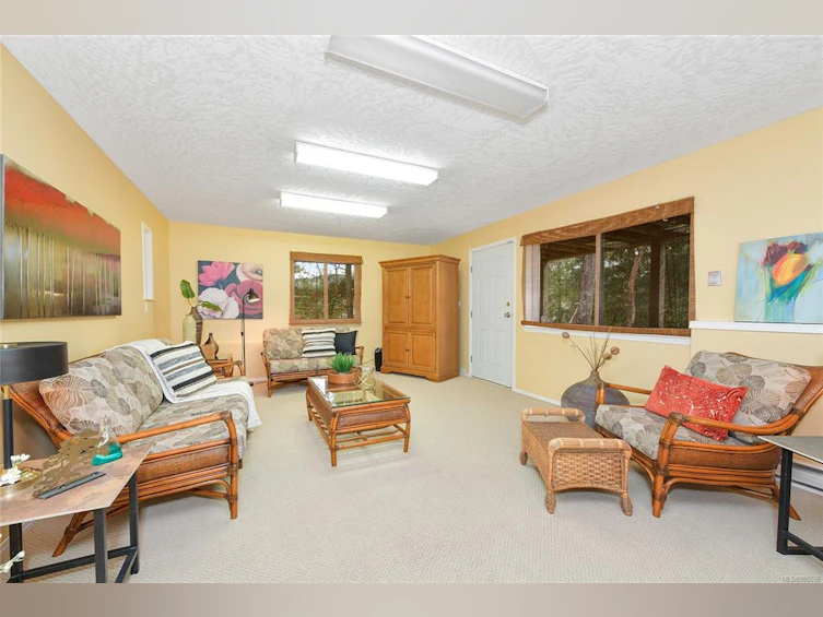 6782 Greig Court, Central Saanich, BC, V8M 2G4 - 45