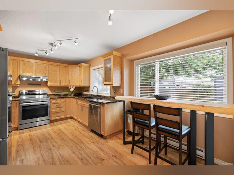 754 Nanoose Avenue, Parksville, BC, V9P 1E8 - 5