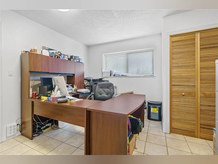 6255 Karen Court, Central Saanich, BC, V8Z 7K7 - 32