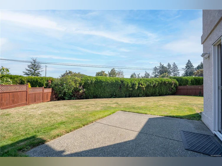 6255 Karen Court, Central Saanich, BC, V8Z 7K7 - 39