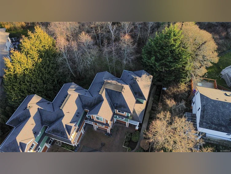9-4289 Wilkinson Road, Saanich, BC, V8Z 5B2 - 2