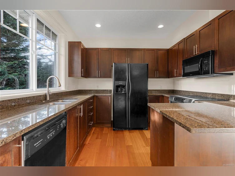 9-4289 Wilkinson Road, Saanich, BC, V8Z 5B2 - 9