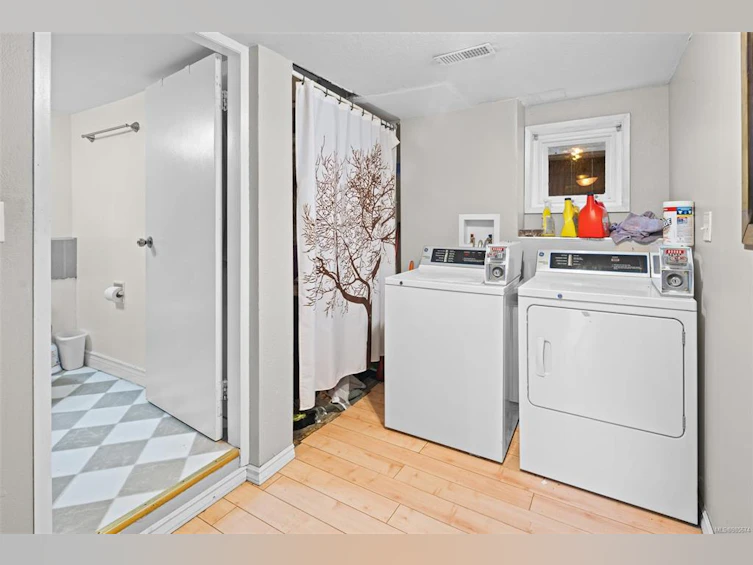 2023 Fernwood Road, Victoria, BC, V8T 2Y8 - 40