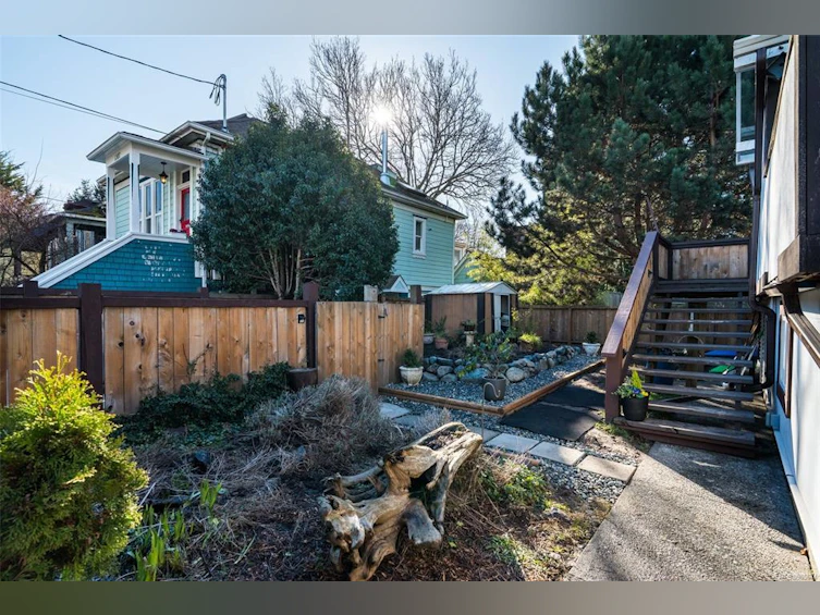 2023 Fernwood Road, Victoria, BC, V8T 2Y8 - 42