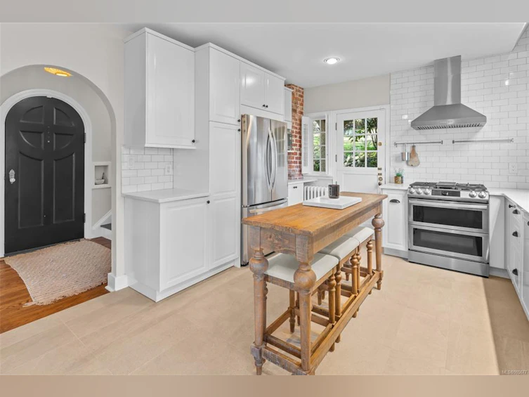 66 Sylvan Lane, Oak Bay, BC, V8S 2K8 - 9