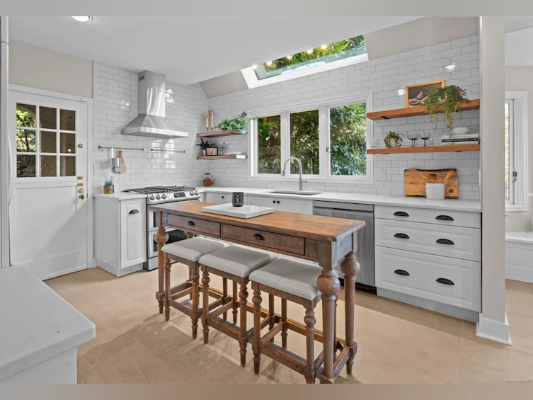 66 Sylvan Lane, Oak Bay, BC, V8S 2K8 - 10