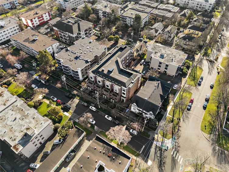 305-1011 Burdett Avenue, Victoria, BC, V8V 3G9 - 20