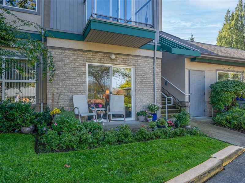 115 - 1485 Garnet Road, Saanich BC V8P 5T5