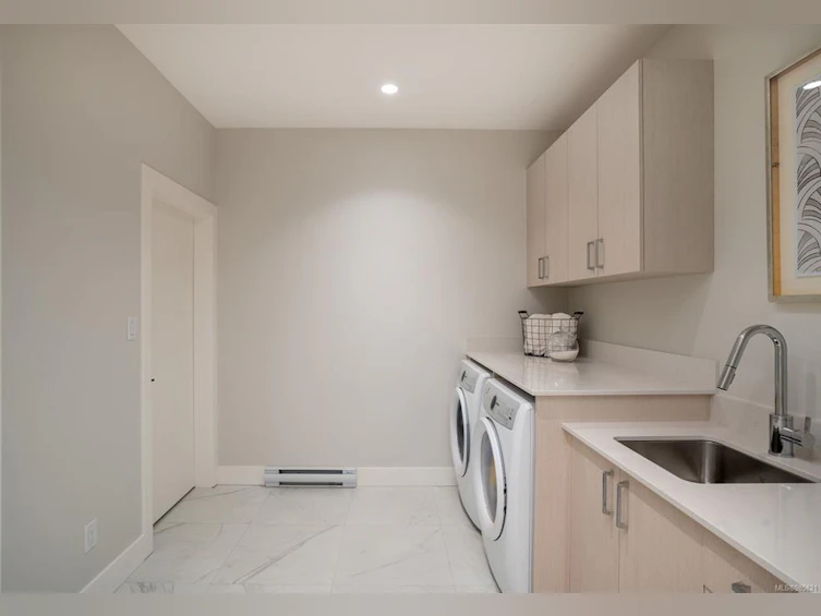 2271 Adela Place, Sidney, BC, V8L 1R1 - 21