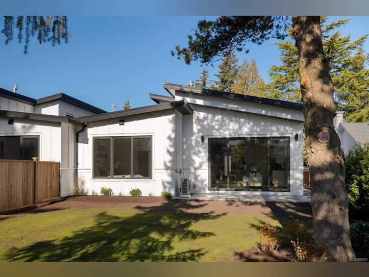 2271 Adela Place, Sidney, BC, V8L 1R1 - 26