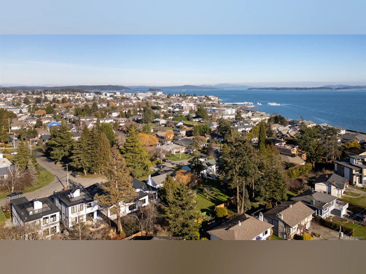 2271 Adela Place, Sidney, BC, V8L 1R1 - 30