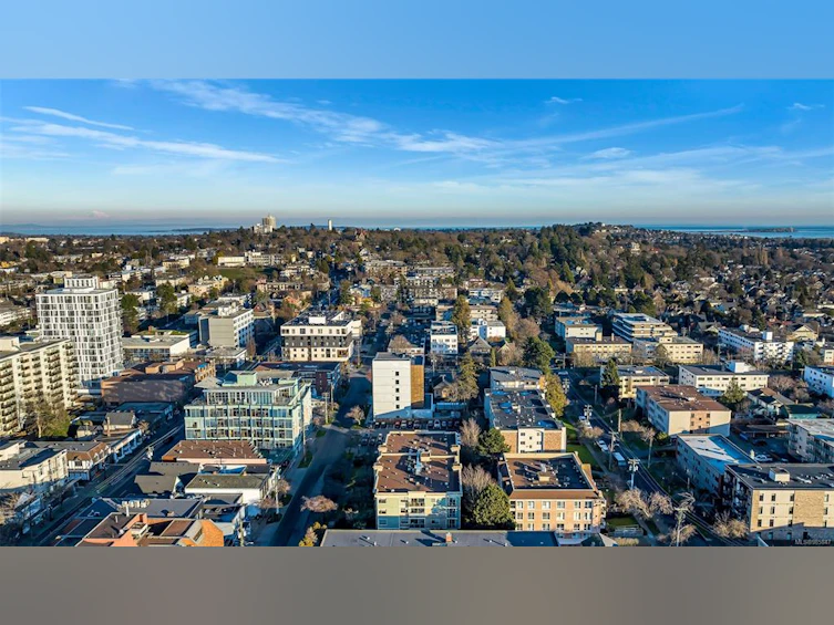 304-1025 Meares Street, Victoria, BC, V8V 3J7 - 3