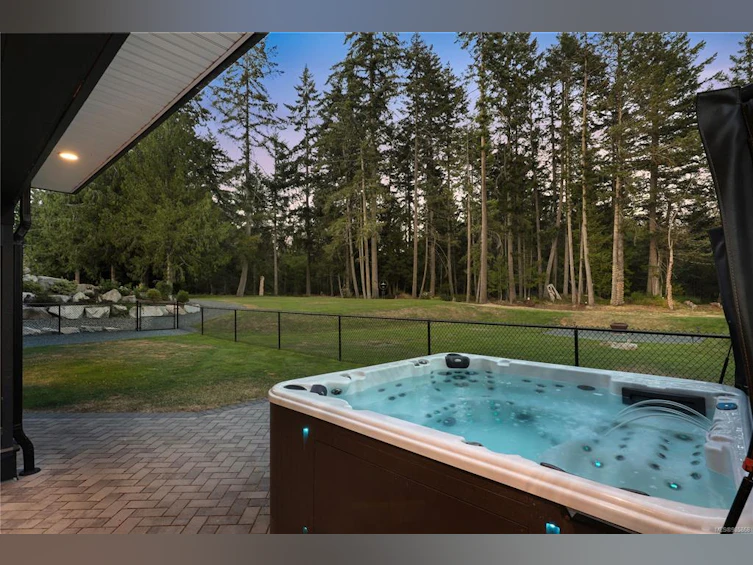 2725 Monte Vista Drive, Qualicum Beach, BC, V9K 1V1 - 14