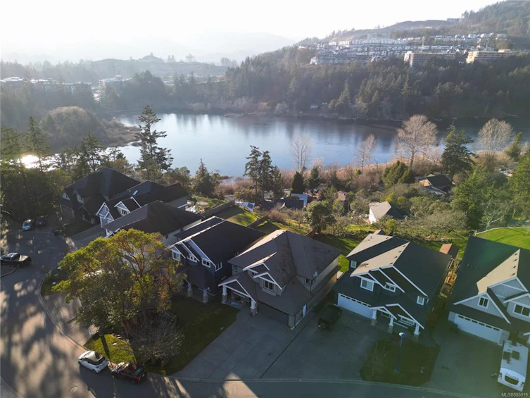 2506 Prospector Way, Langford, BC, V9B 0M3 - 39