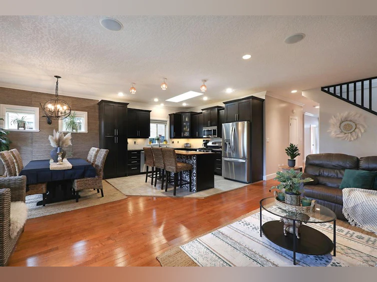 2664 Grizedale Avenue, Cumberland, BC, V0R 1S0 - 14