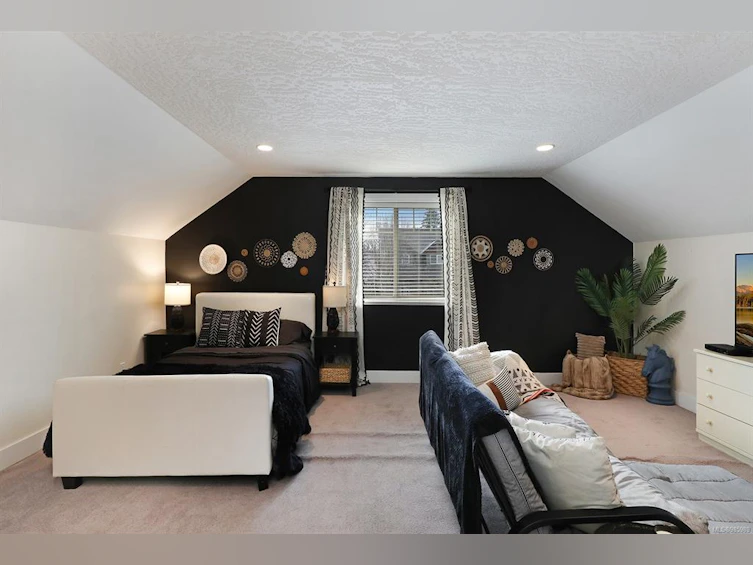 2664 Grizedale Avenue, Cumberland, BC, V0R 1S0 - 29