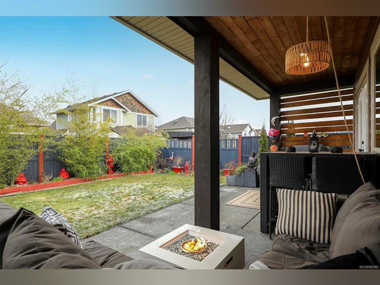 2664 Grizedale Avenue, Cumberland, BC, V0R 1S0 - 34