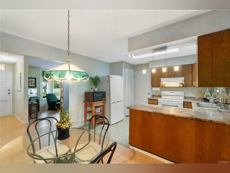 717 Nanoose Avenue, Parksville, BC, V9P 1E9 - 11