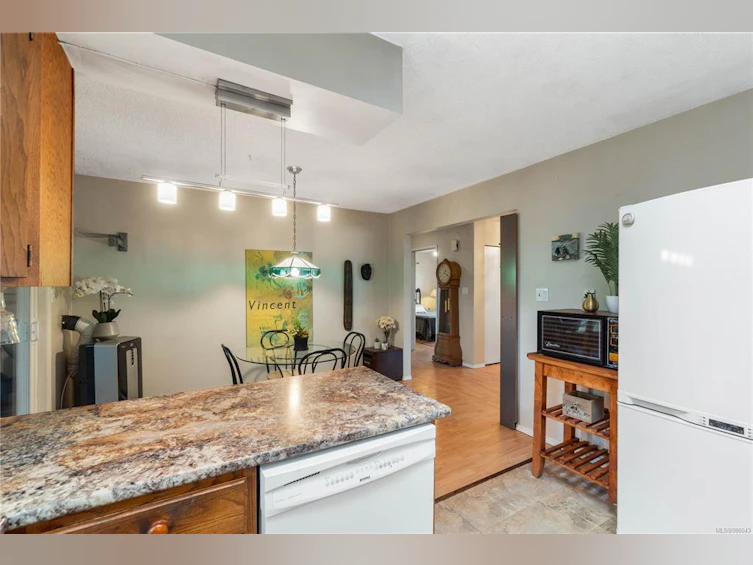 717 Nanoose Avenue, Parksville, BC, V9P 1E9 - 13