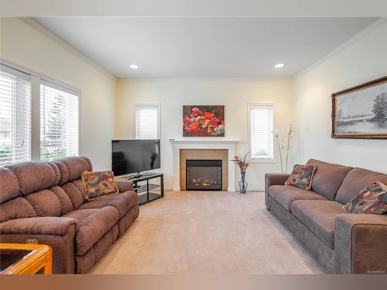 6-9625 Fifth Street, Sidney, BC, V8L 2W7 - 6