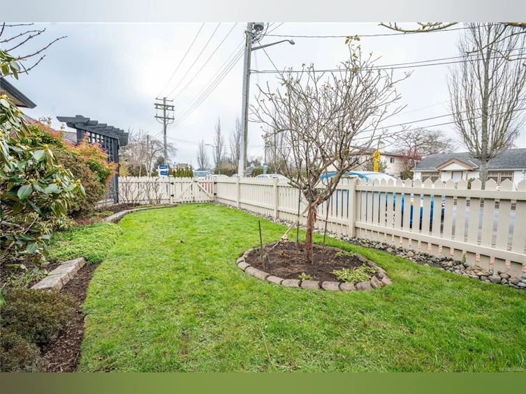 6-9625 Fifth Street, Sidney, BC, V8L 2W7 - 37
