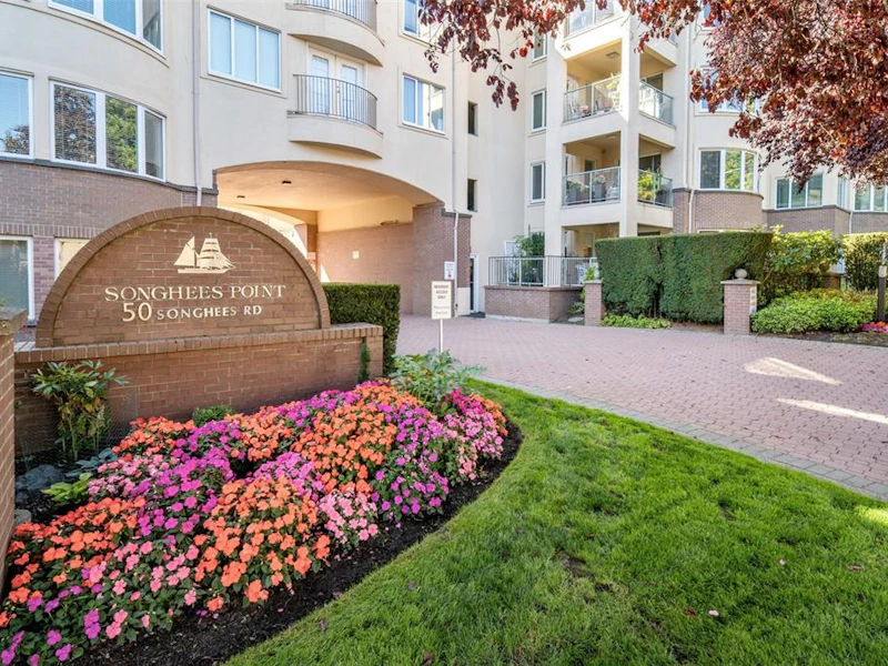 418 - 50 Songhees Road, Victoria BC V9A 7J4