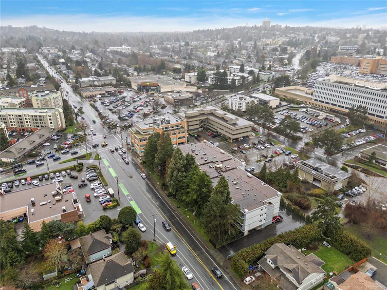 205-2022 Foul Bay Road, Oak Bay, BC, V8R 5A9 - 23