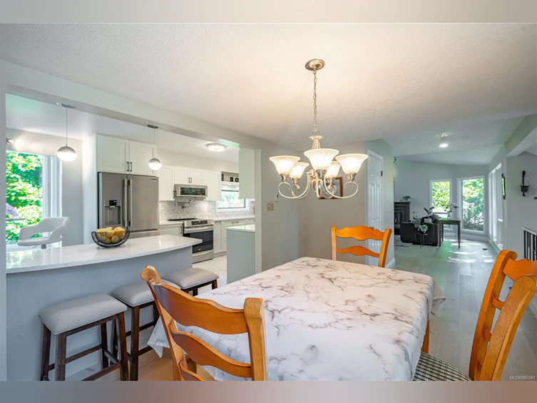 4020 Travis Place, Saanich, BC, V8X 4A8 - 12
