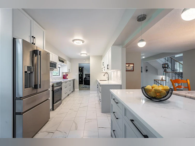 4020 Travis Place, Saanich, BC, V8X 4A8 - 14