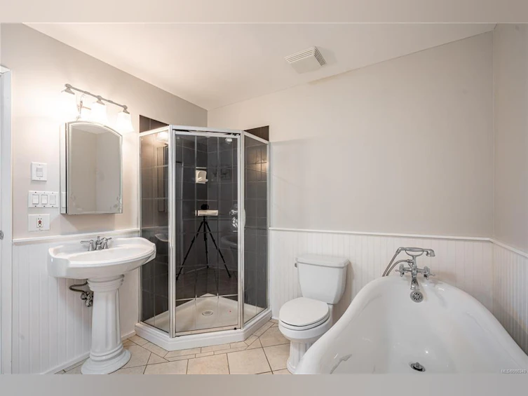 4020 Travis Place, Saanich, BC, V8X 4A8 - 22