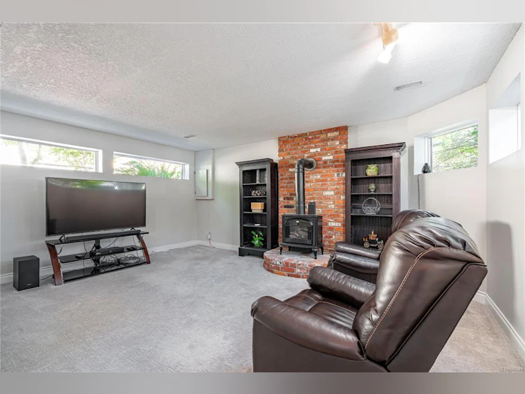 4020 Travis Place, Saanich, BC, V8X 4A8 - 30