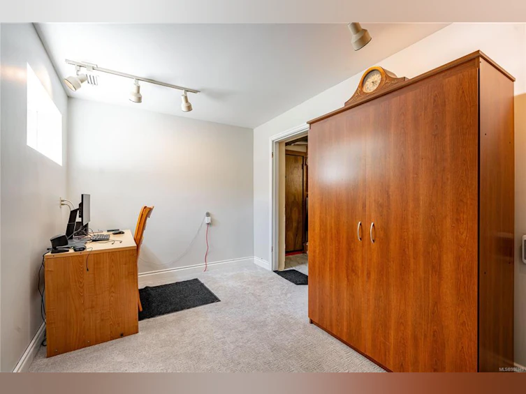 4020 Travis Place, Saanich, BC, V8X 4A8 - 33