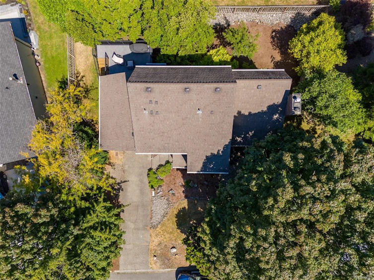 4020 Travis Place, Saanich, BC, V8X 4A8 - 45