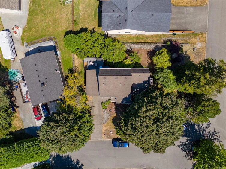 4020 Travis Place, Saanich, BC, V8X 4A8 - 46