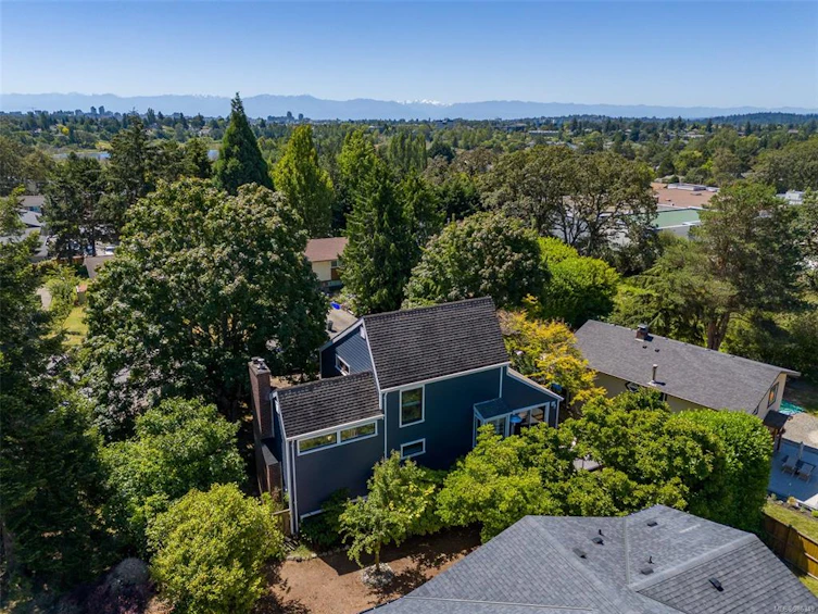4020 Travis Place, Saanich, BC, V8X 4A8 - 47