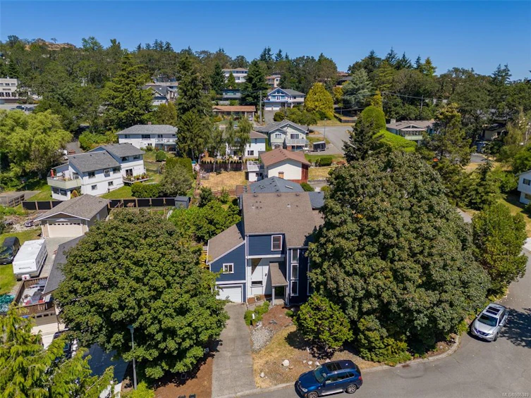 4020 Travis Place, Saanich, BC, V8X 4A8 - 49