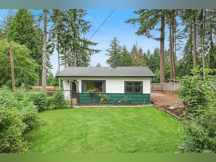1568 E 10th Street, Courtenay, BC, V9N 7Z2 - 2